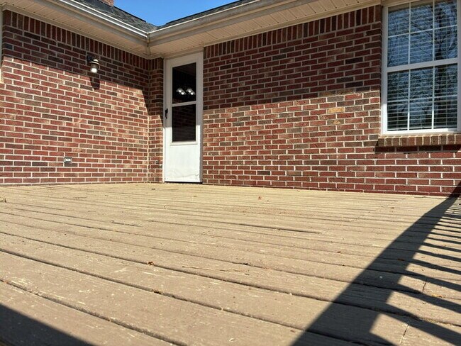 Building Photo - 122 Woodbridge Ct