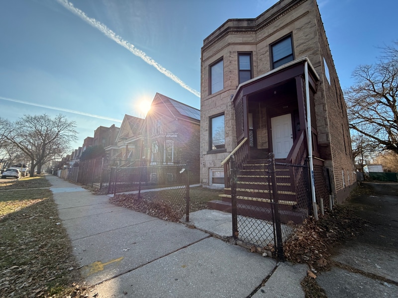 Building Photo - 7314 S Kenwood Ave