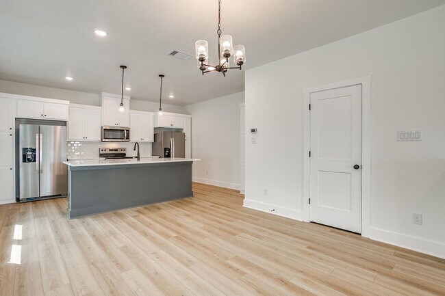 Building Photo - 2345 Benbrook Blvd