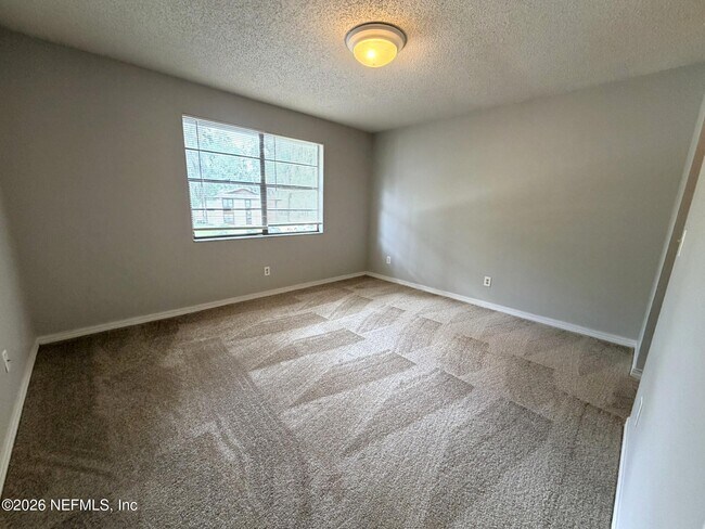 Building Photo - 460 Bentwood Ln