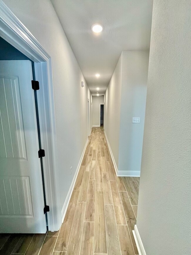 Building Photo - 45 Hydrangea Blvd