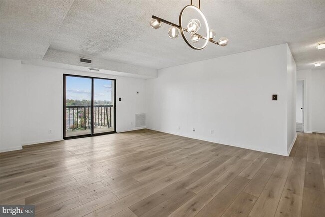 Building Photo - 3800 Powell Ln