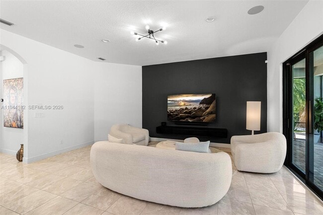 Building Photo - 10185 Cameilla St