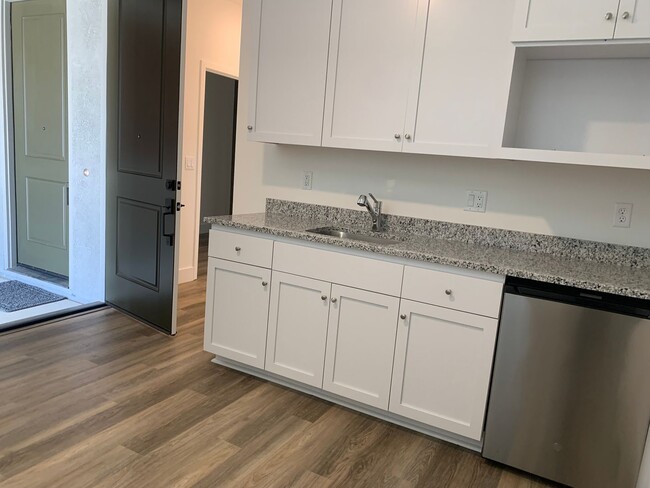 Building Photo - Brand NEW 4 bedroom 1 story home Rancho Co...