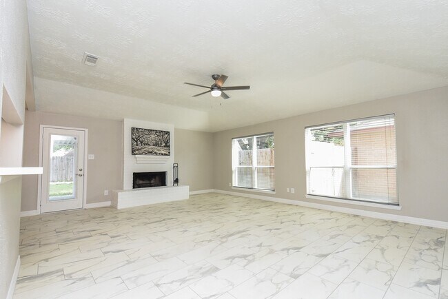 Building Photo - 8307 Stagewood Dr