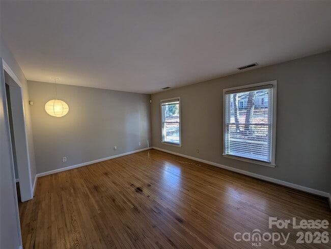 Building Photo - 3331 Donovan Pl