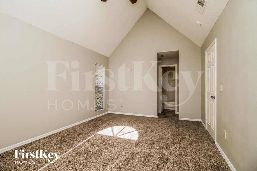 Building Photo - 602 Brunswick Terrace