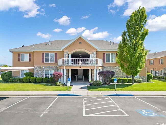 Building Photo - Charming 55+ Condo with Indoor Pool & Mountain Views in American Fork