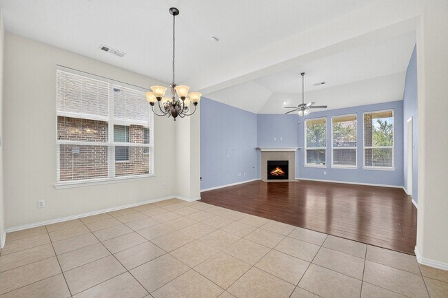 Building Photo - 2668 Costa Mesa Dr