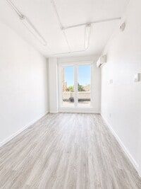 Building Photo - 217 S River St
