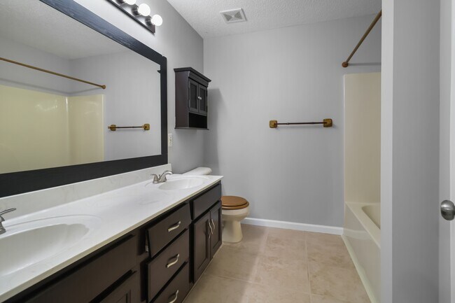 Building Photo - 609 Corinth Ct