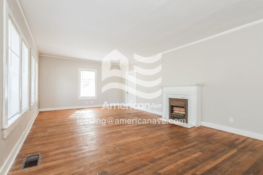 Building Photo - 465 E Ridgeway St