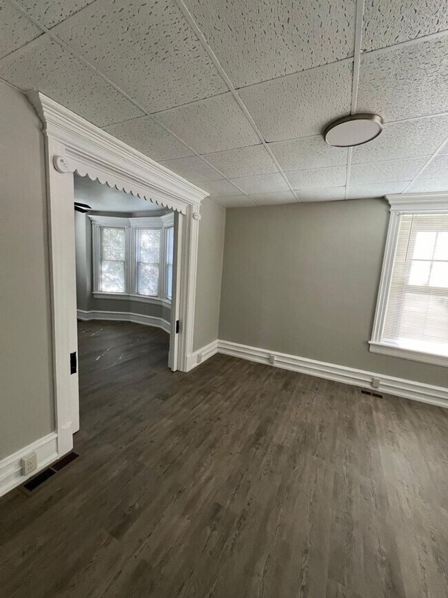 Building Photo - 4216 W Penn Ave