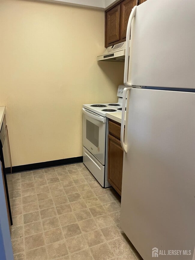 Building Photo - 2107 Ravens Crest Dr