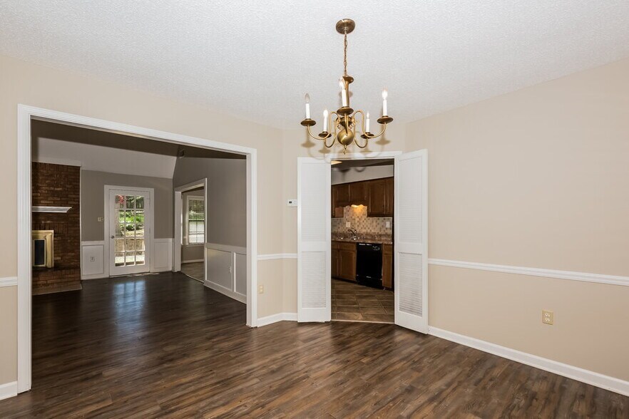 Building Photo - 8169 Cairn Dr