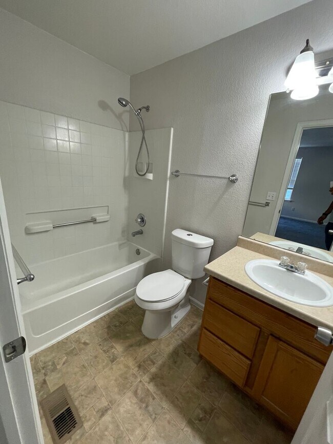 Building Photo - Wonderful Home w/ Breathtaking Mountain View! AVAILABLE 7/5