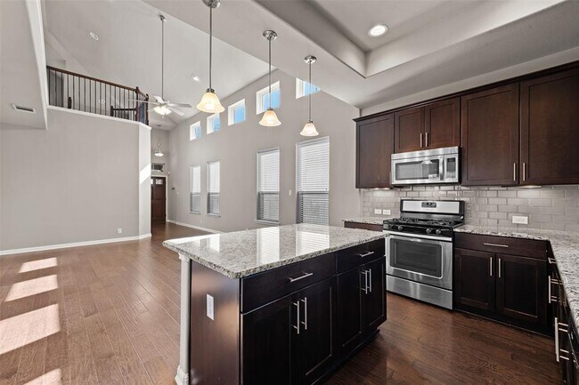 Building Photo - 7233 Menchaca Rd