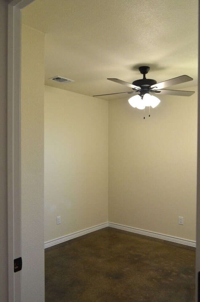 Building Photo - 1007 Cline Dr