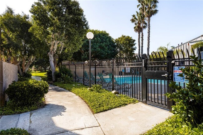 Building Photo - 16965 Bluewater Ln