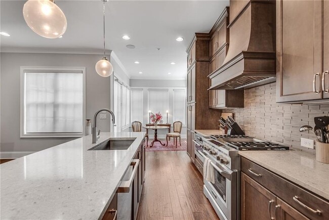 Building Photo - 345 Glen Iris Dr NE