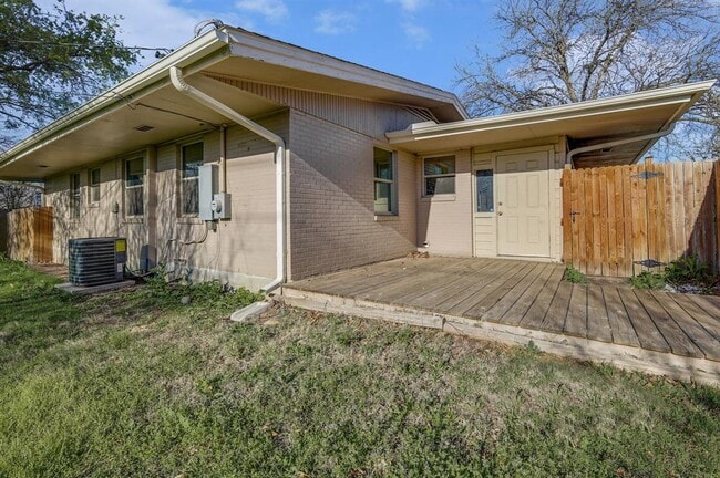 Building Photo - 4313 Bonnie Dr