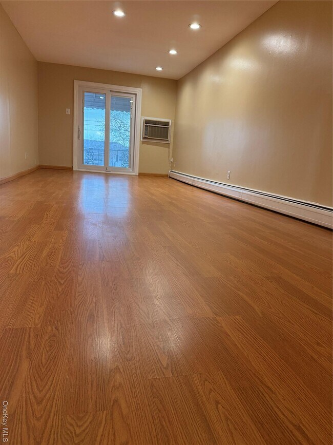 Building Photo - 83-13 149th Ave