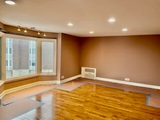Living Room - 400 Ascot Dr
