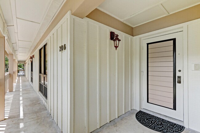 Building Photo - 206 Brackenwood Terrace