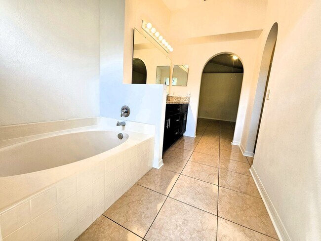 Building Photo - 921 Bristle Cone Ct