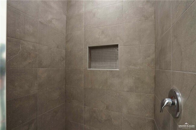 Building Photo - 22 Hiawatha Dr