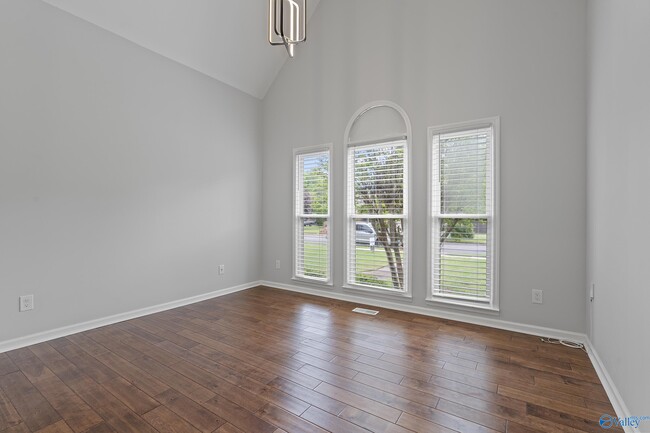 Building Photo - 72 Hartington Dr