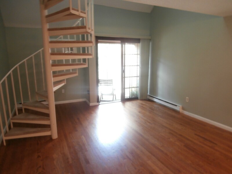 Building Photo - 42 N Main St