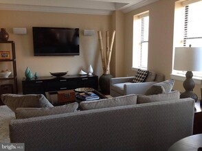 Building Photo - 1701 Locust St