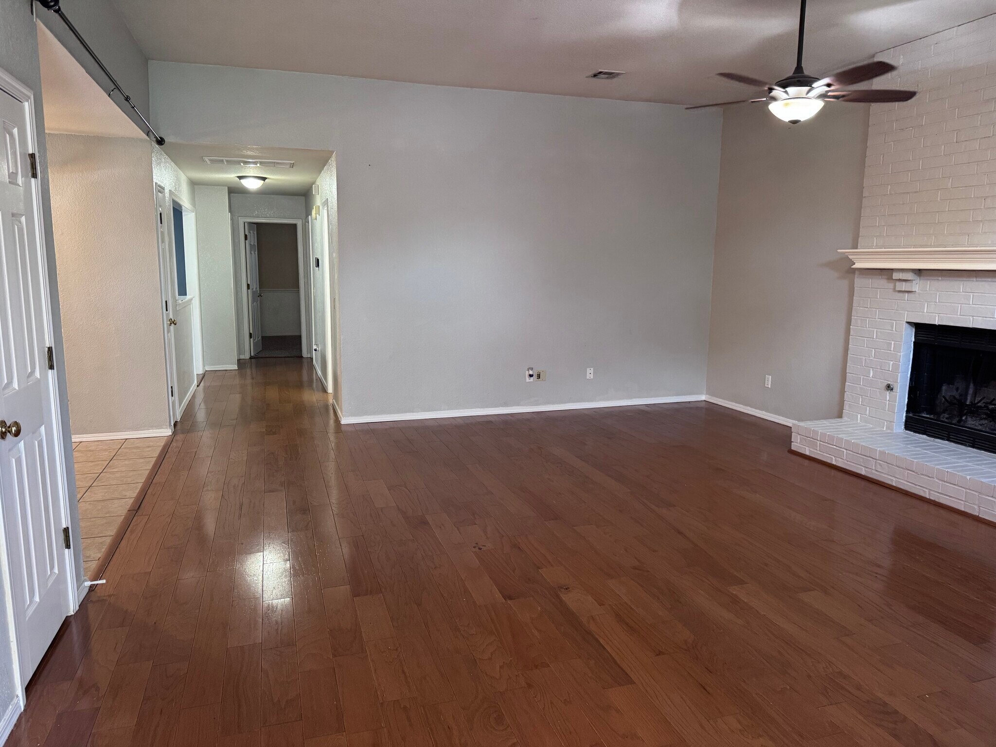 Building Photo - 11232 S Nandina Ave