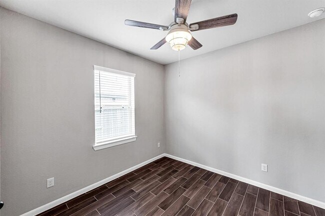 Building Photo - 2410 Blazing Star Dr