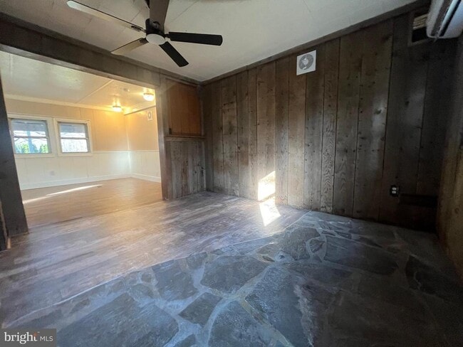 Building Photo - 1298 Black Gap Rd