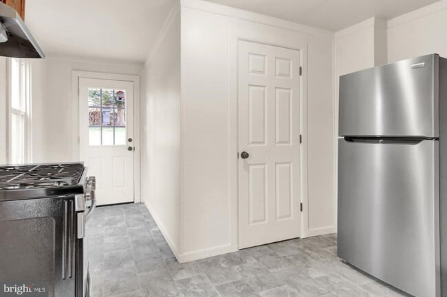 Building Photo - 3 bedroom in CD East Schools