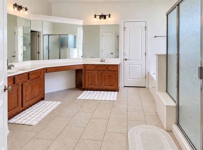 Building Photo - 17002 Brewer Blackbird Dr