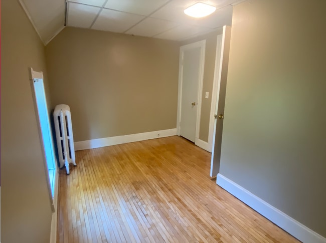 Upstairs Bedroom #2 - 515 Winslow Ave