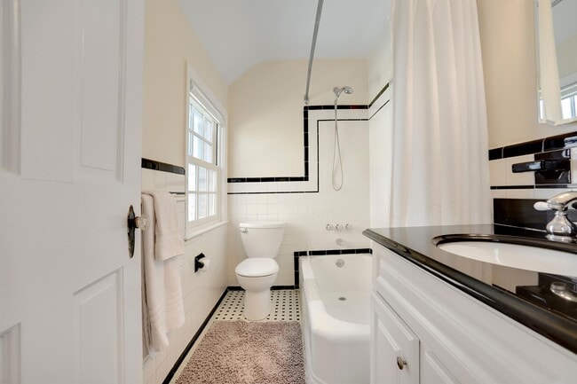 Building Photo - 4518 Chase Ave