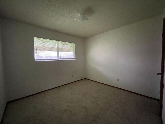 Building Photo - 900 Haynes Dr