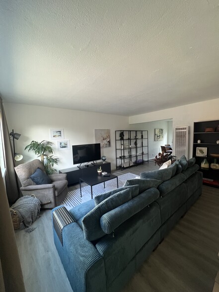 Building Photo - 750 Sheridan St