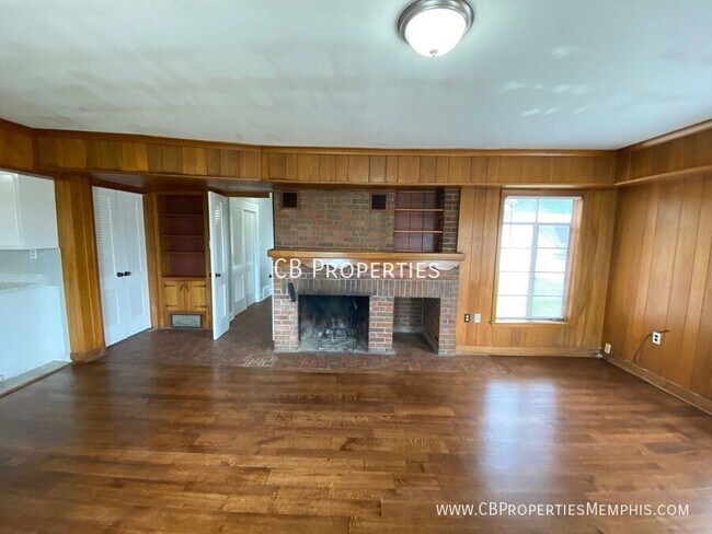 Building Photo - 4320 Bishop Hills Dr