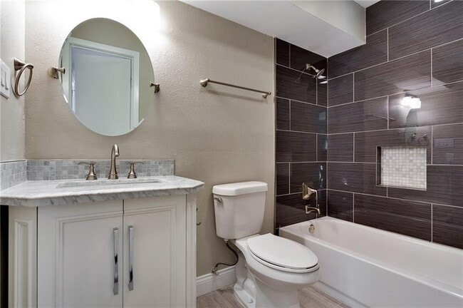 Building Photo - 2706 Mulford Cove