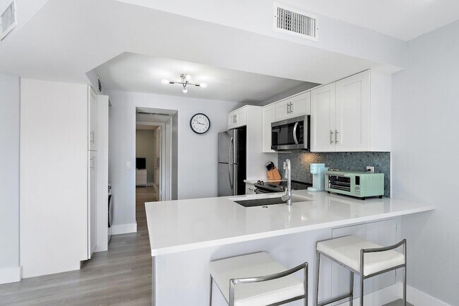 Building Photo - 1605 S US Hwy 1