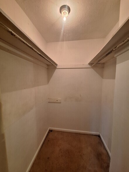 Utility area - 3816 Parthenia Ave