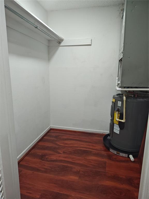 Building Photo - 2525 W Bay Dr