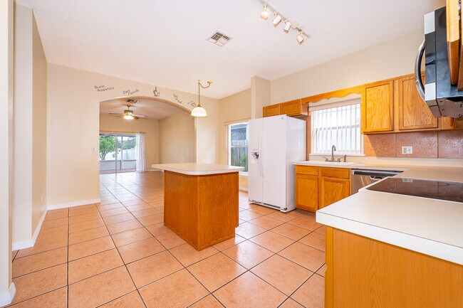 Building Photo - 10831 Leader Ln