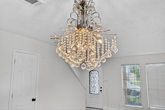 Building Photo - 6654 Stonefort Ct