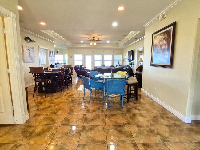 Building Photo - 402 1/2 Avenue A